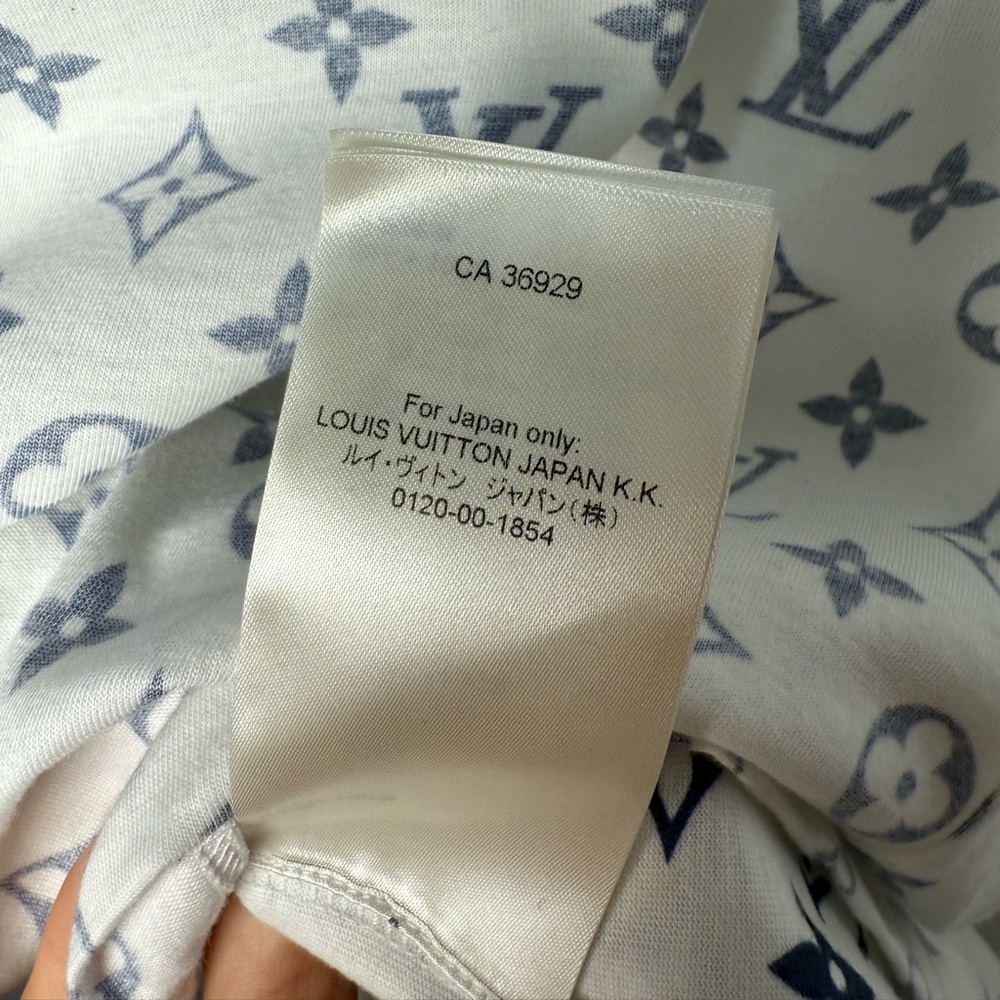 Louis Vuitton Escale Monogram Printed T-Shirt - Picture 10 of 16
